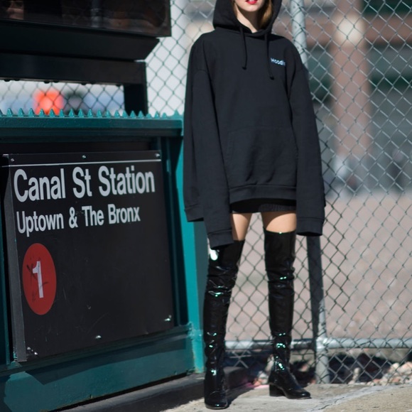 🆕CHIARA FERRAGNI BLACK PATENT LEATHER OVER THE KNEE BOOTS WITH LOW/FLAT HEEL - Picture 5 of 10